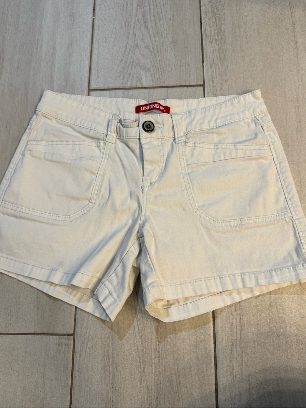 TWO pairs of UNIONBAY Women's Denim Short Set - White and Navy - Picture 4 of 7